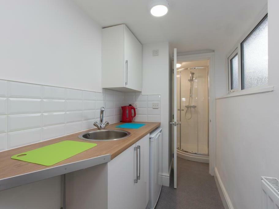 Townhouse @ 166 Ruskin Road Crewe Exterior photo